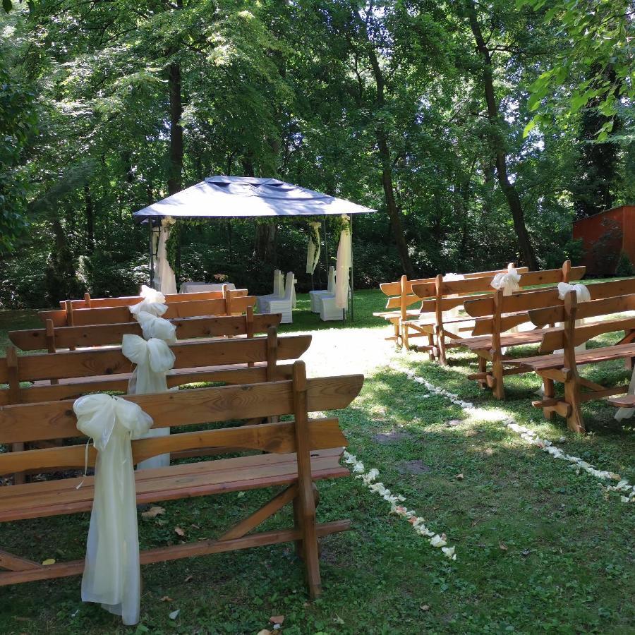 Park Hédervár Εξωτερικό φωτογραφία